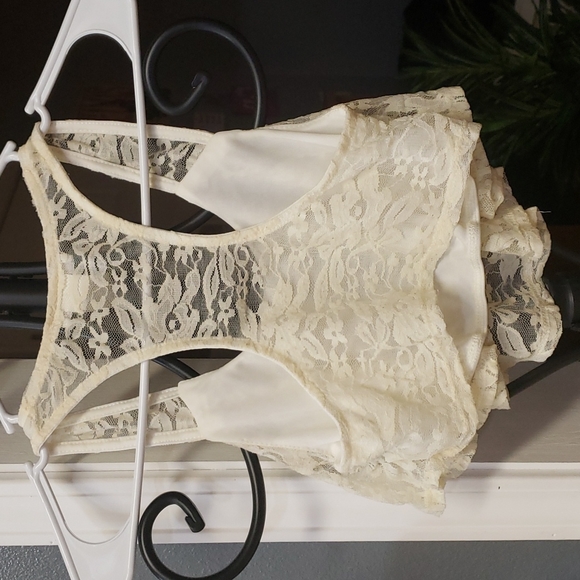 S Body Central Flutter Lace Bralette/Top. - Picture 4 of 5